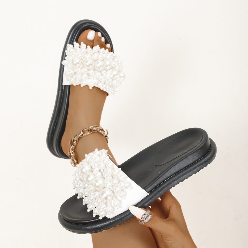 2025 Summer New French Style Pearl Versatile Comfort Flat Slippers Large Size Women Shoes