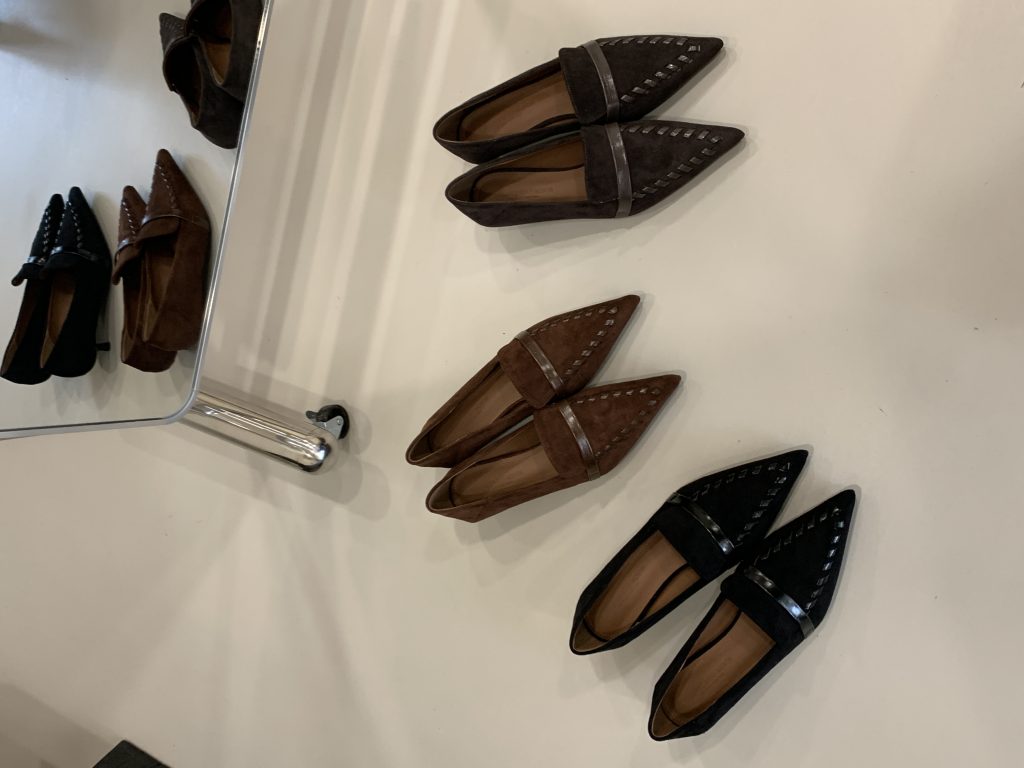 2025 New Autumn French Style Small Heel Pointed Toe Leather Shoes Women's Fashion Office Casual Shoes