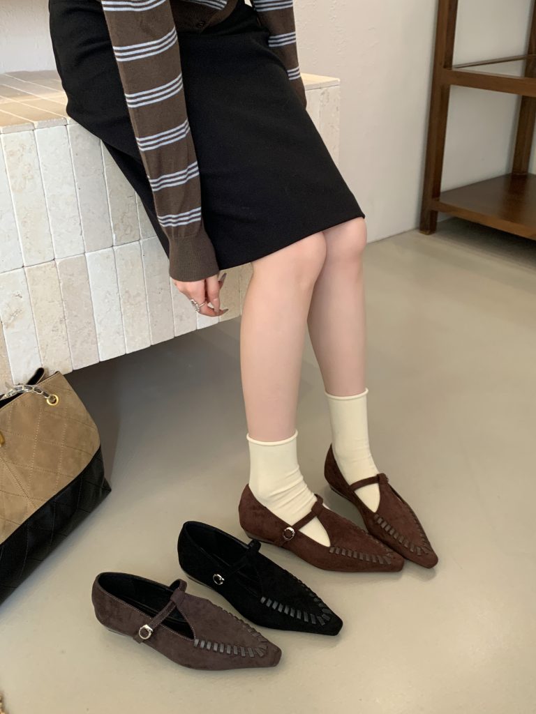 2025 New Retro Suede Mary Jane One-Strap Flat Shoes Fashion Comfortable Soft Sole Square Toe Women's Shoes