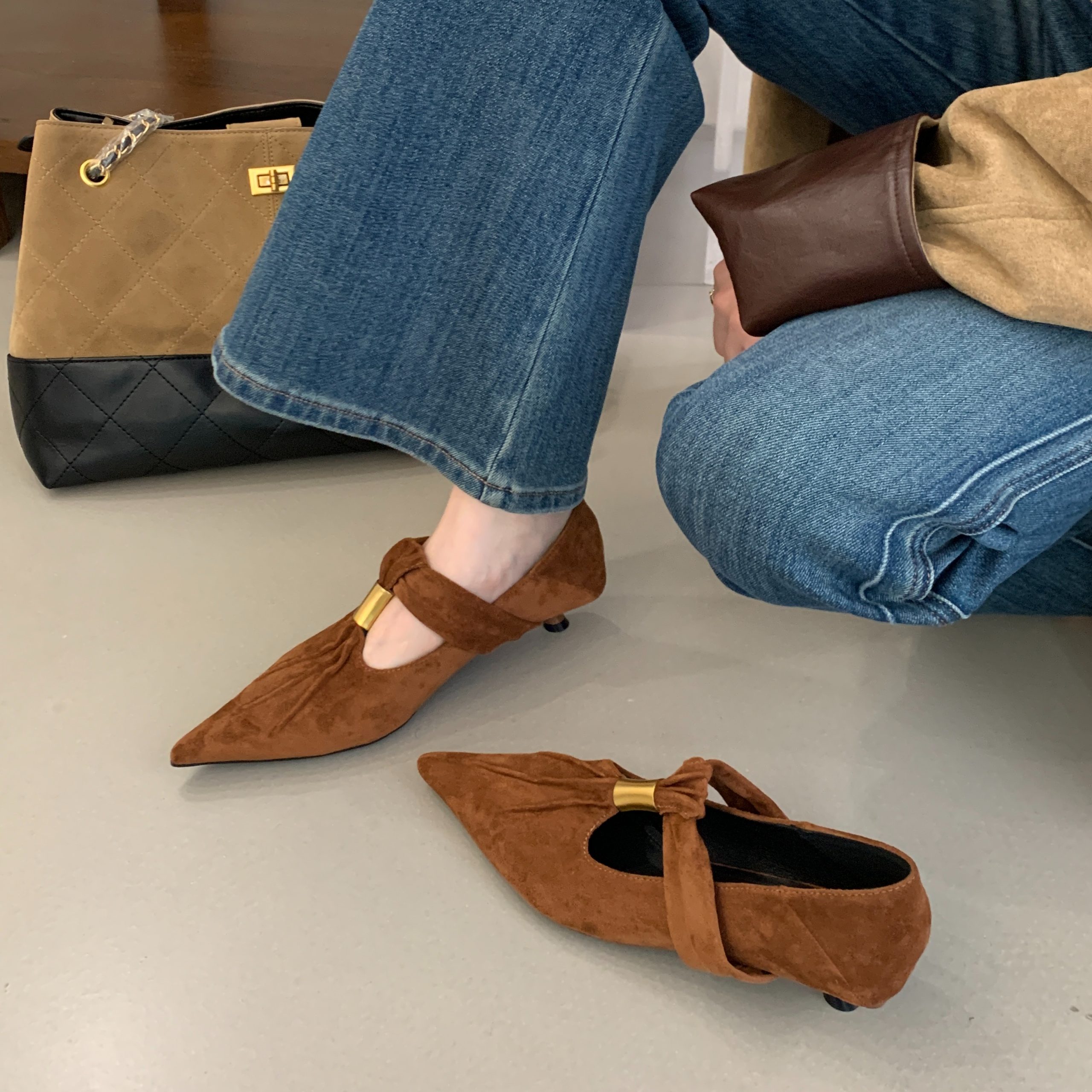 2025 New Retro Suede Mary Jane Pointed Toe Flat Shoes Fashion Versatile Soft Sole Square Toe Women's Shoes - Image 5